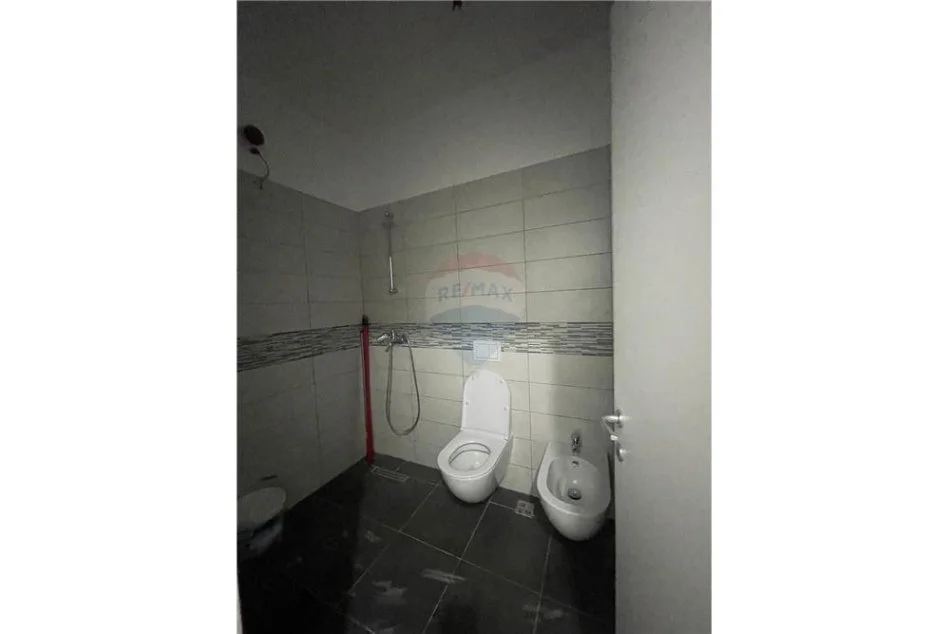 Tirane, jepet me qera apartament Kati 2, 110 m² 450 € 