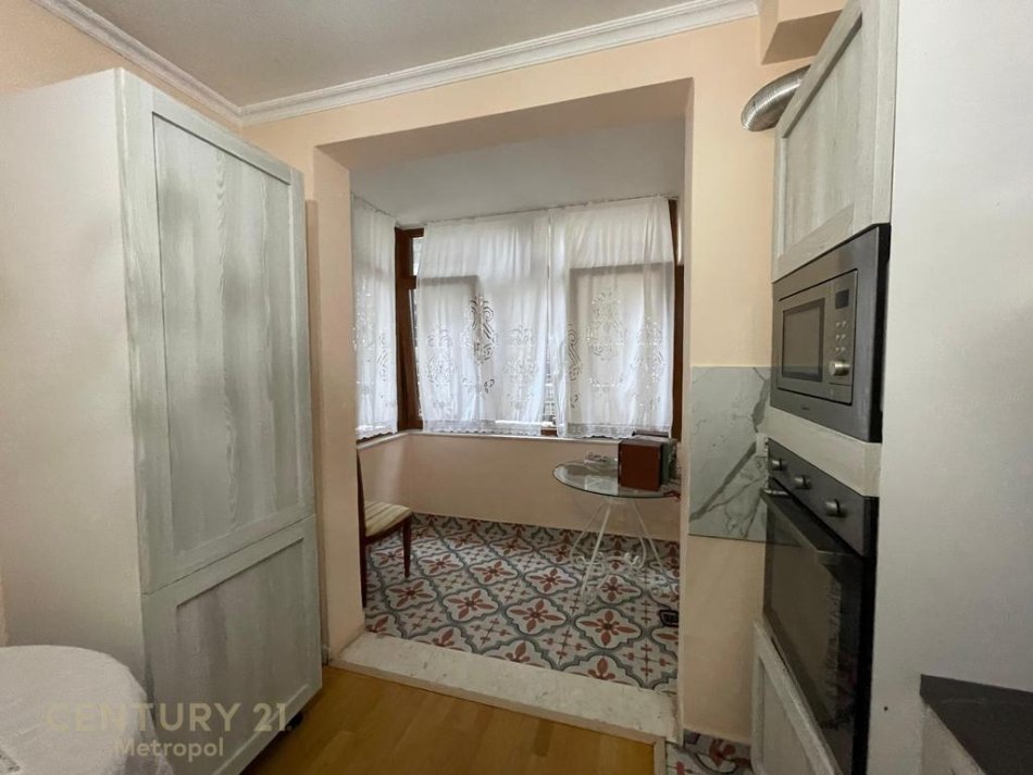 Tirane, jepet me qera apartament 2+1+Aneks+Ballkon Kati 2, 106 m² 1.200 € 