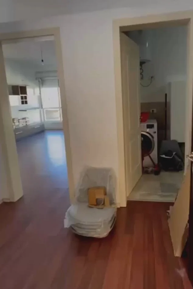 Tirane, shitet apartament 2+1+Ballkon Kati 4, 110 m² 175.000 € (Kodra e Diellit)