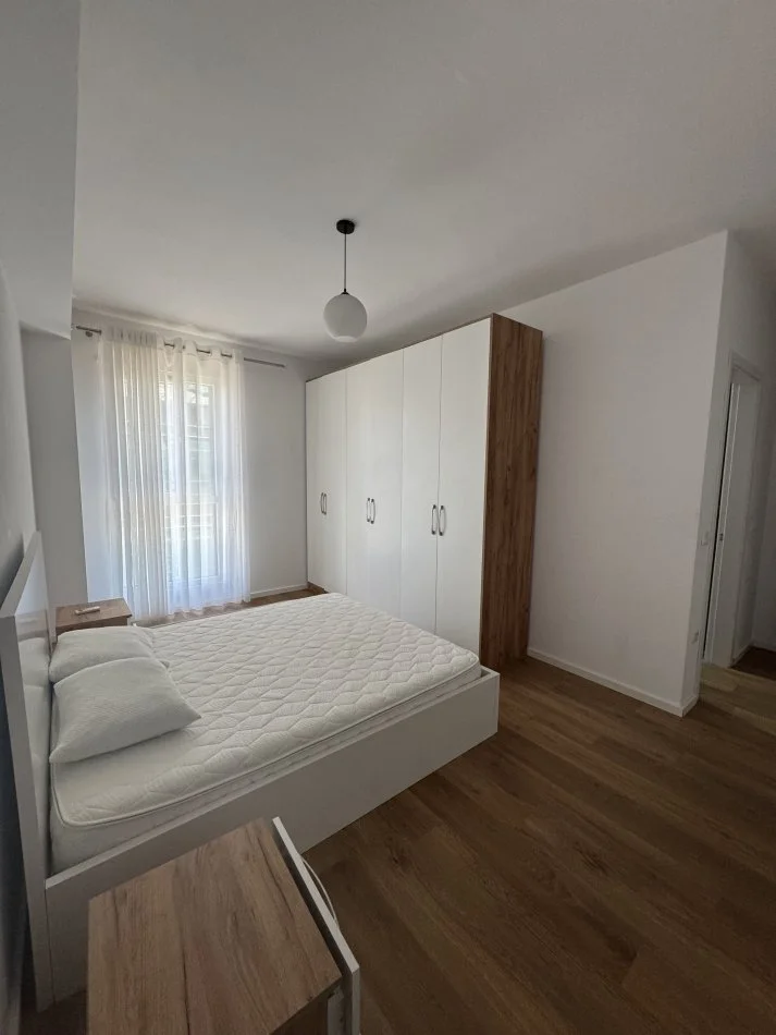 Tirane, apartament 2+1+Ballkon Kati 3,
