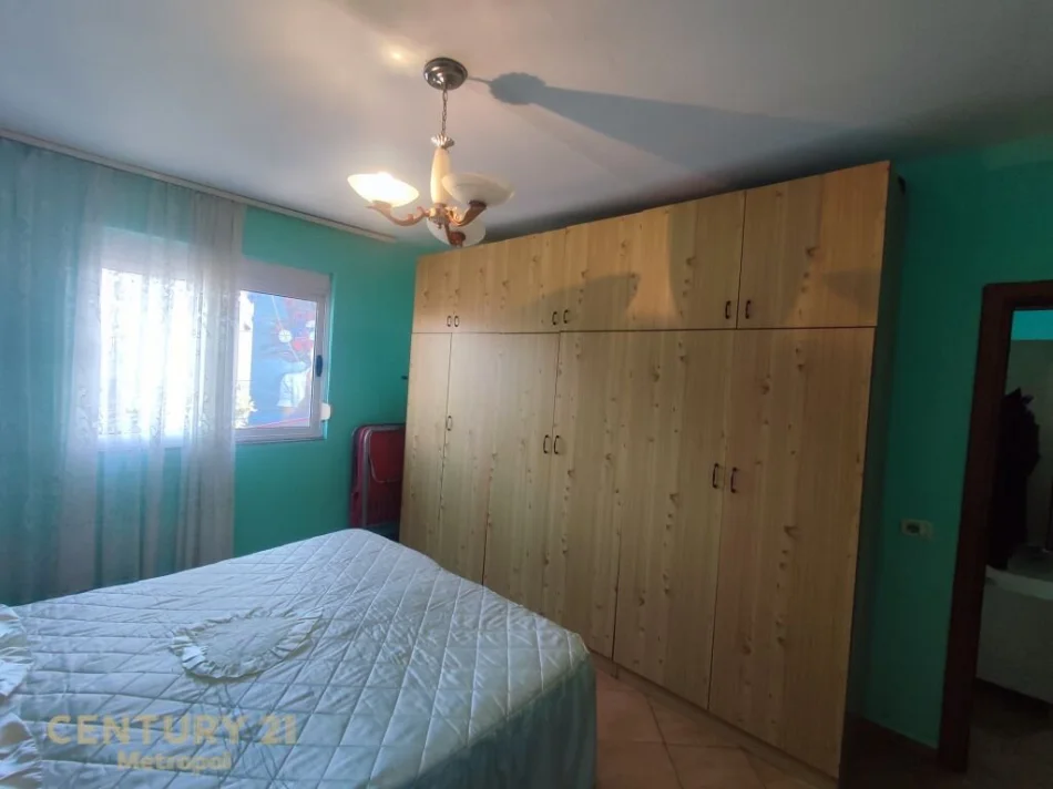 Tirane, jepet me qera apartament 1+1+Ballkon Kati 3, 60 m² 400 € (Diplomat 2)