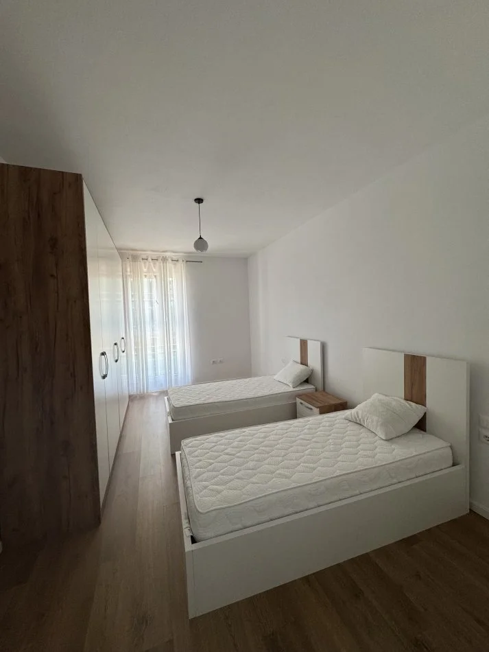 Tirane, apartament 2+1+Ballkon Kati 3,