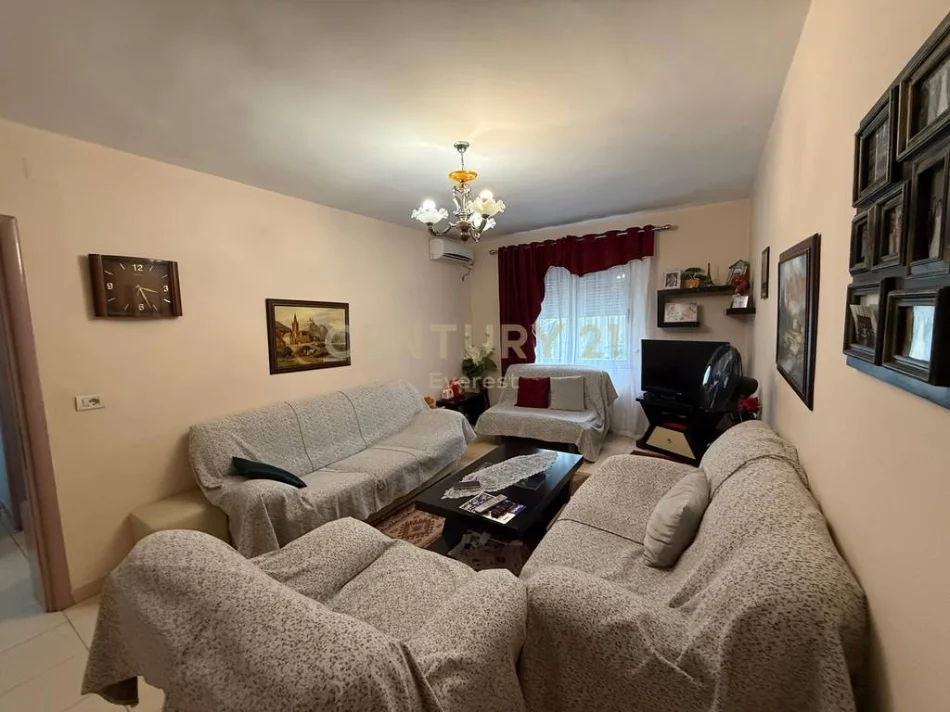 Tirane, shitet apartament 3+1 Kati 4, 93 m² 217.000 € (Gjykata e rrethit)