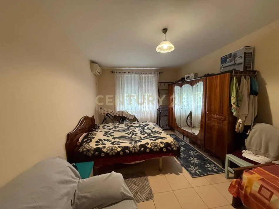 Tirane, shitet apartament 3+1 Kati 4, 93 m² 217.000 € (Gjykata e rrethit)