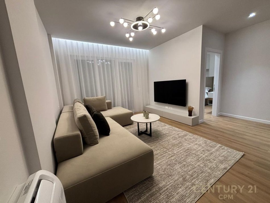 Tirane, jepet me qera apartament 1+1+Aneks+Ballkon Kati 4, 75 m² 850 € 