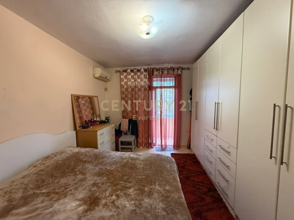Tirane, shitet apartament 3+1 Kati 4, 93 m² 217.000 € (Gjykata e rrethit)