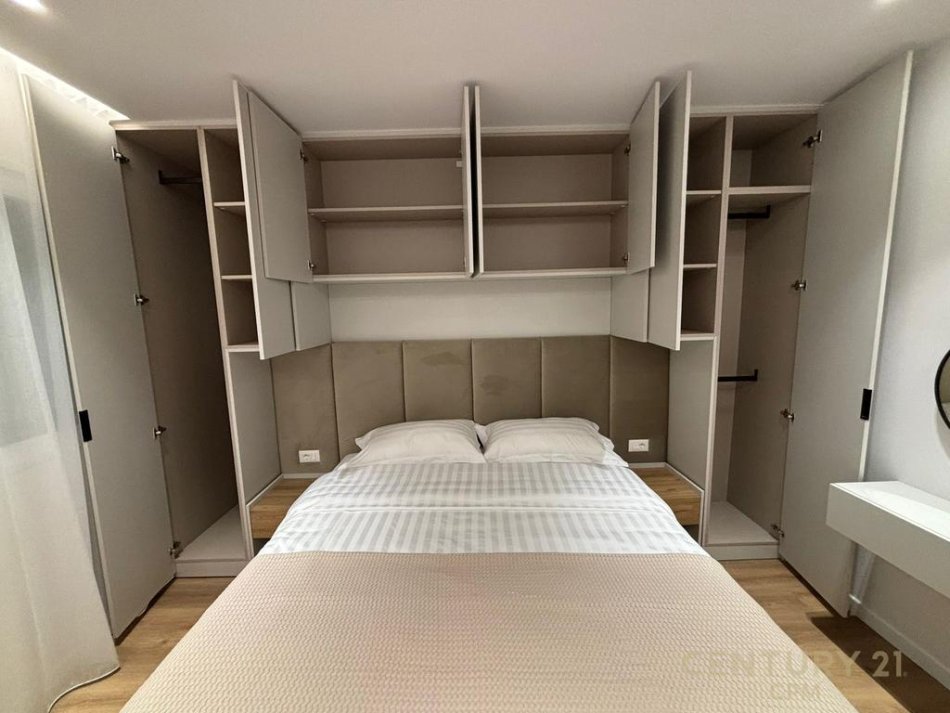 Tirane, jepet me qera apartament 1+1+Aneks+Ballkon Kati 4, 75 m² 850 € 