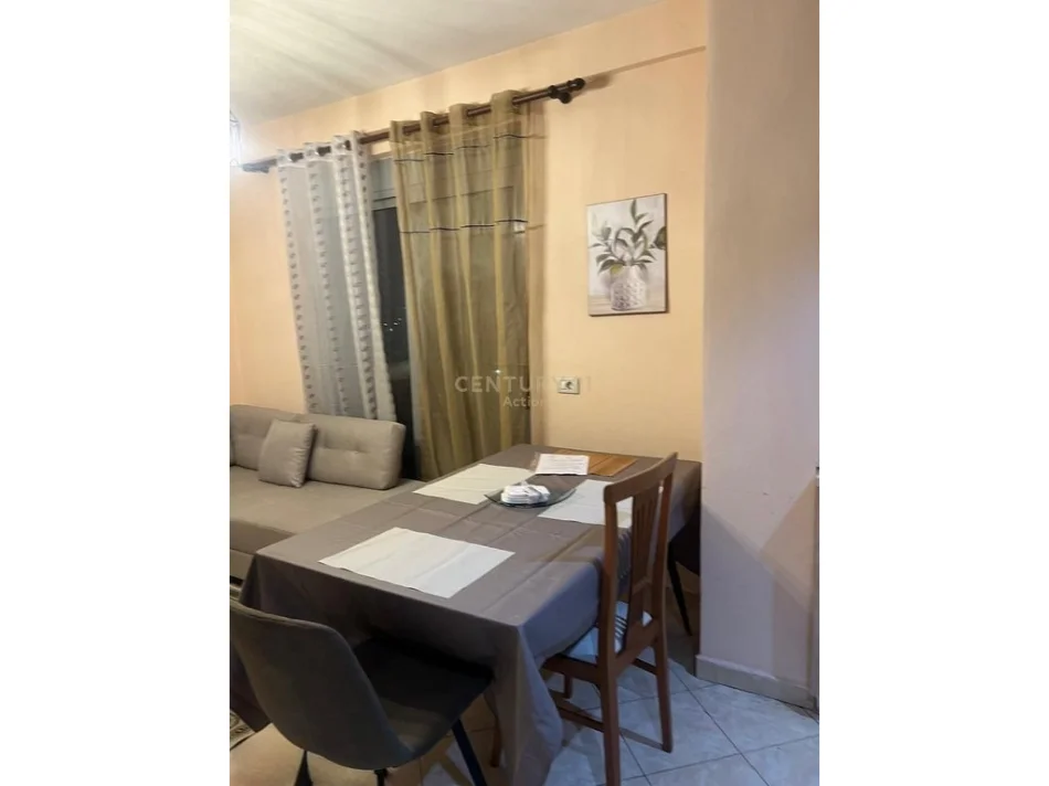Tirane, jepet me qera apartament 1+1 Kati 9, 81 m² 500 € (Terminali)