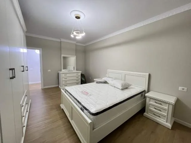 Tirane, jepet me qera apartament Kati 2, 130 m² 850 Euro (Komuna e parisit)