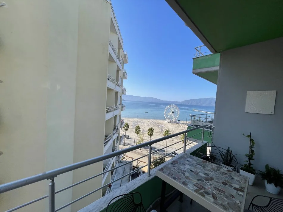 Vlore, jepet me qera apartament 2+1+Ballkon Kati 7, 650 € (Lungomare Rruga : Shyqyr Ali Merka)