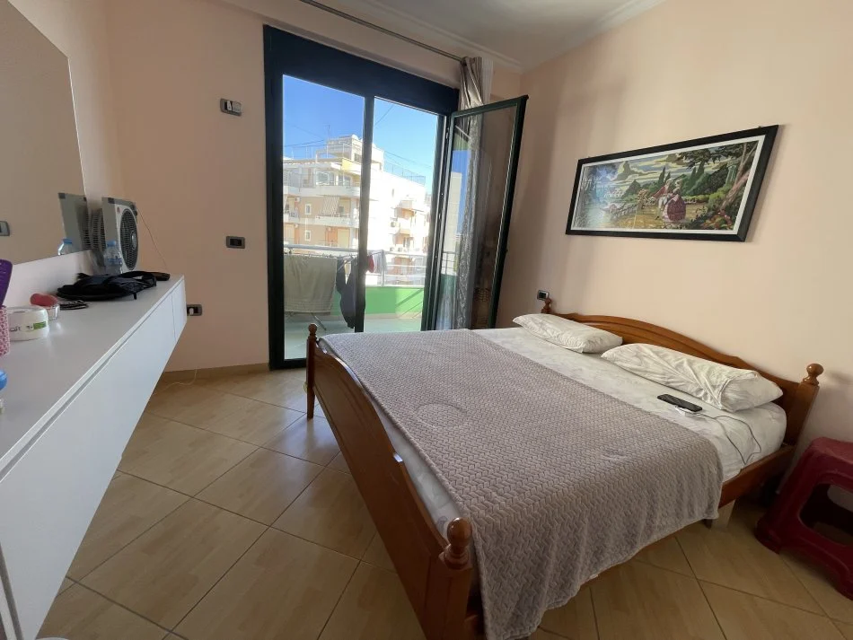 Vlore, jepet me qera apartament 2+1+Ballkon Kati 7, 650 € (Lungomare Rruga : Shyqyr Ali Merka)