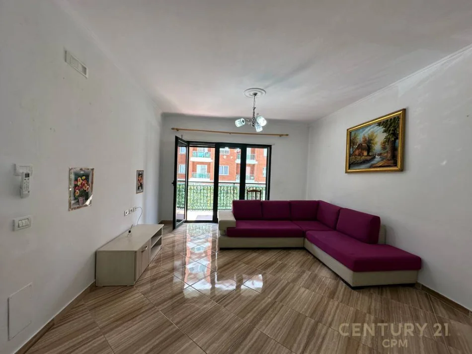 Tirane, jepet me qera apartament 2+1 Kati 1, 107 m² 600 € (Green City)