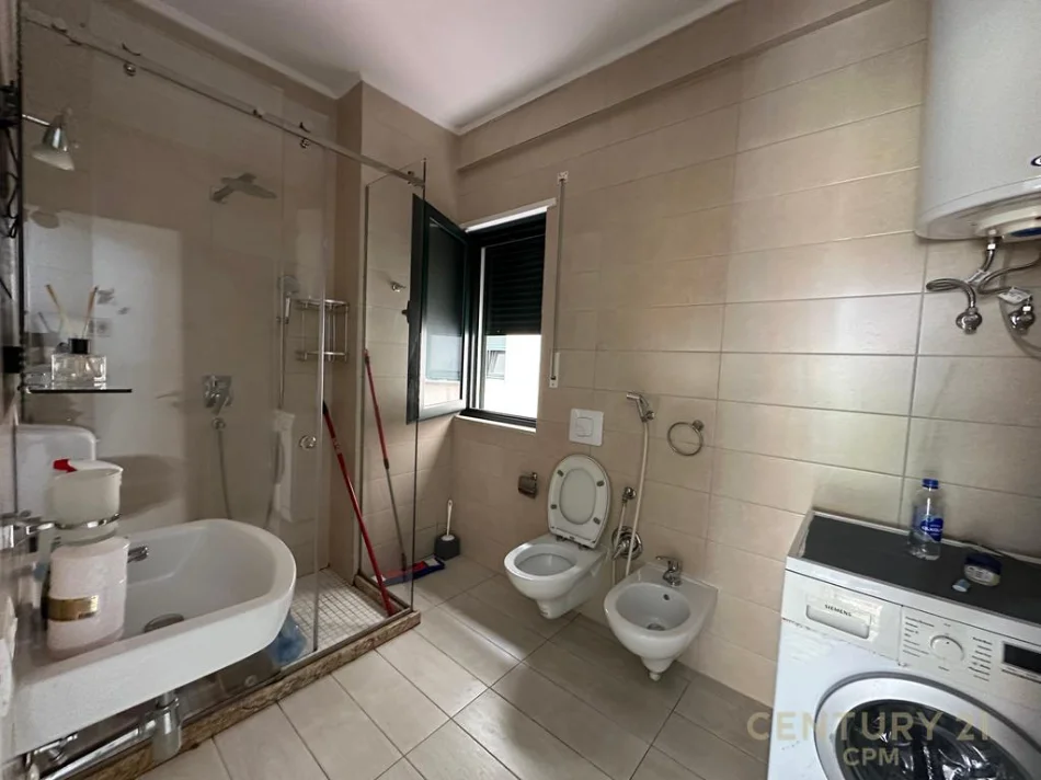 Tirane, jepet me qera apartament 2+1 Kati 1, 107 m² 600 € (Green City)
