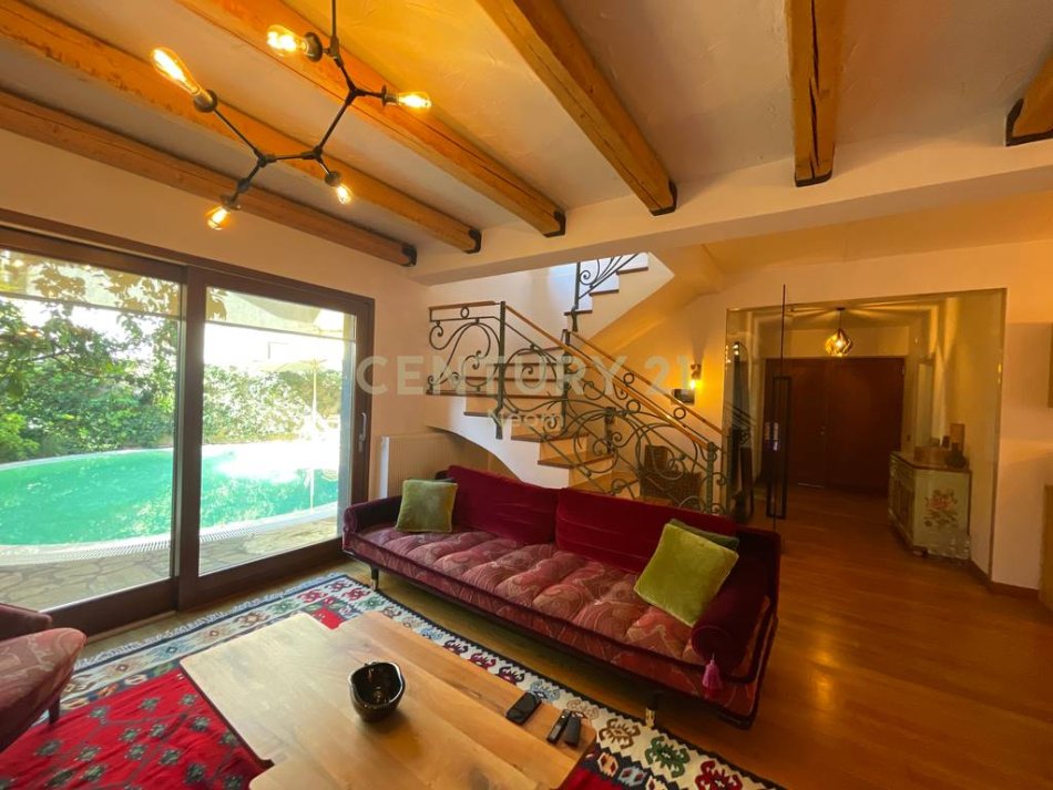 Tirane, jepet me qera Vile 2 Katshe Kati 2, 500 m² 4.500 € 