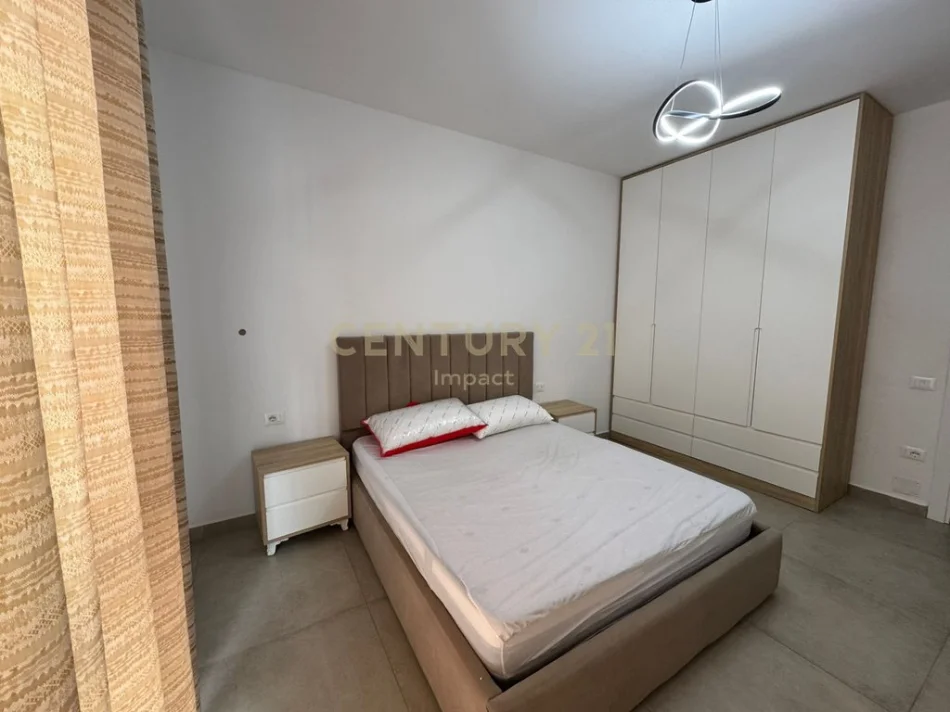 Tirane, jepet me qera apartament 2+1 Kati 9, 100 m² 700 € (Farmacia 10)