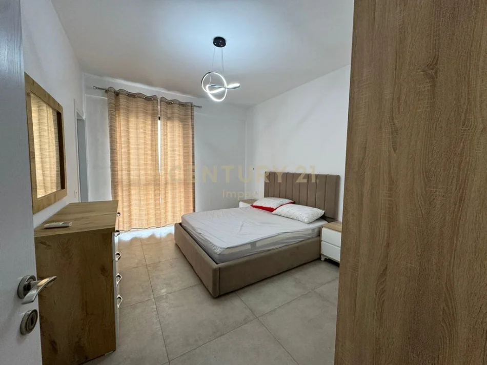 Tirane, jepet me qera apartament 2+1 Kati 9, 100 m² 700 € (Farmacia 10)