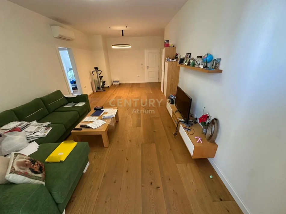 Tirane, shitet apartament 2+1+Ballkon Kati 3, 151 m² 250.000 € (Kinostudio)