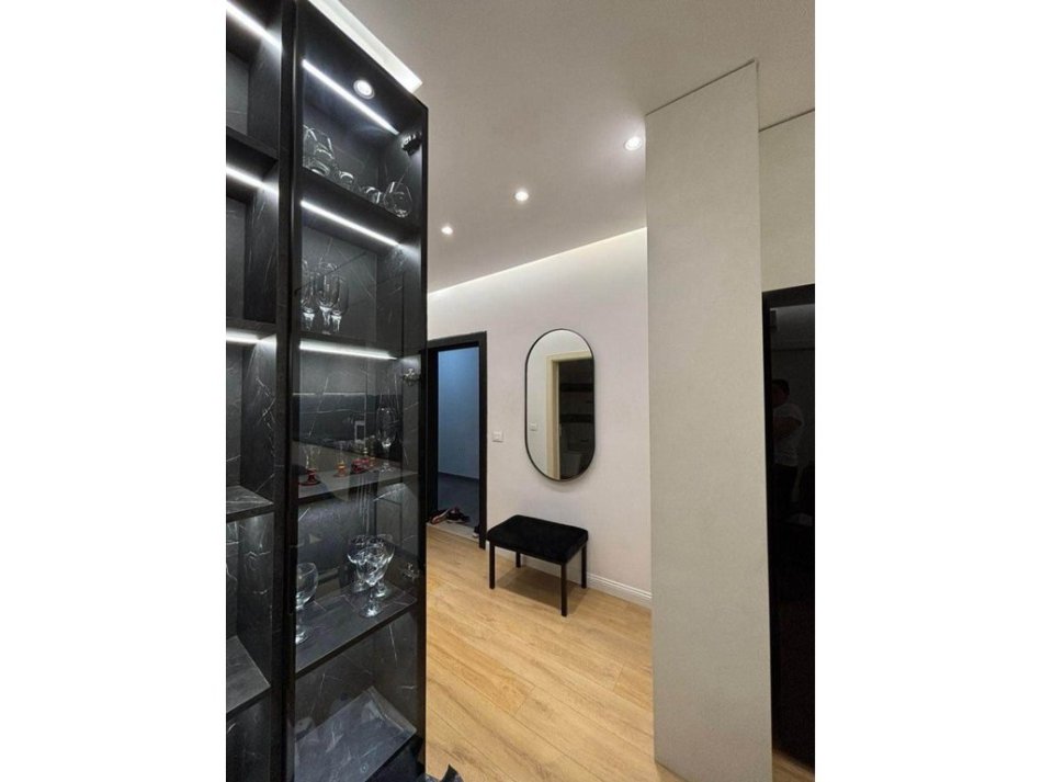 Tirane, jepet me qera apartament 2+1+Aneks+Ballkon Kati 2, 85 m² 850 € 