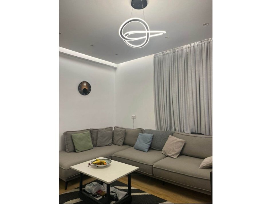 Tirane, jepet me qera apartament 2+1+Aneks+Ballkon Kati 2, 85 m² 850 € 
