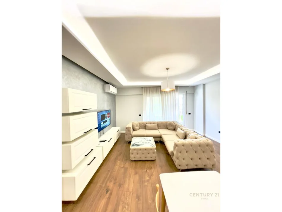 Tirane, jap me qera apartament 2+1 Kati 6, 115 m² 800 € (kopshti botanik)