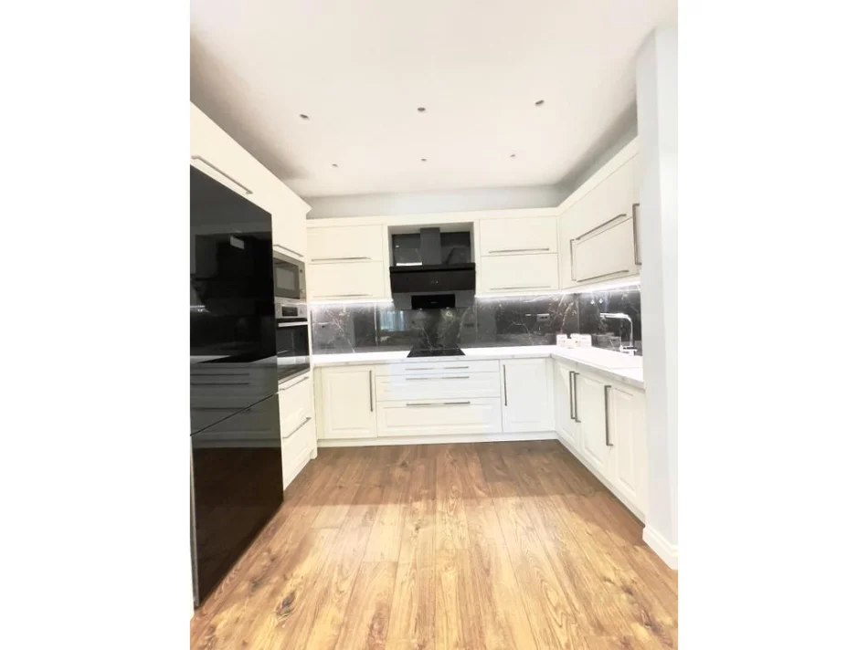 Tirane, jap me qera apartament 2+1 Kati 6, 115 m² 800 € (kopshti botanik)