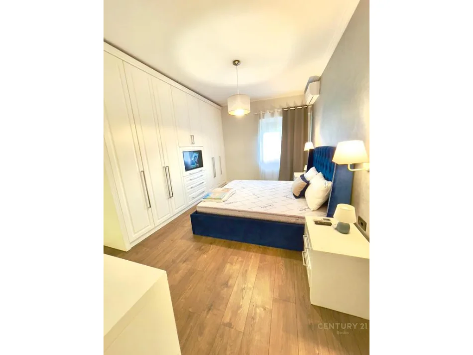 Tirane, jap me qera apartament 2+1 Kati 6, 115 m² 800 € (kopshti botanik)