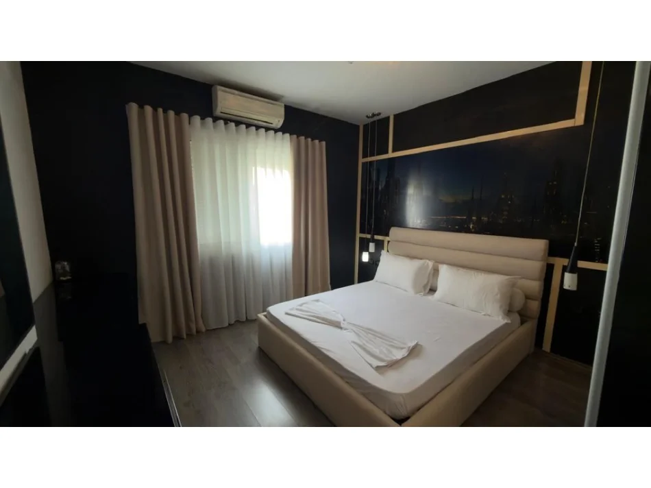 Tirane, jepet me qera apartament 2+1 Kati 5, 120 m² 950 € (komuna Parisit)