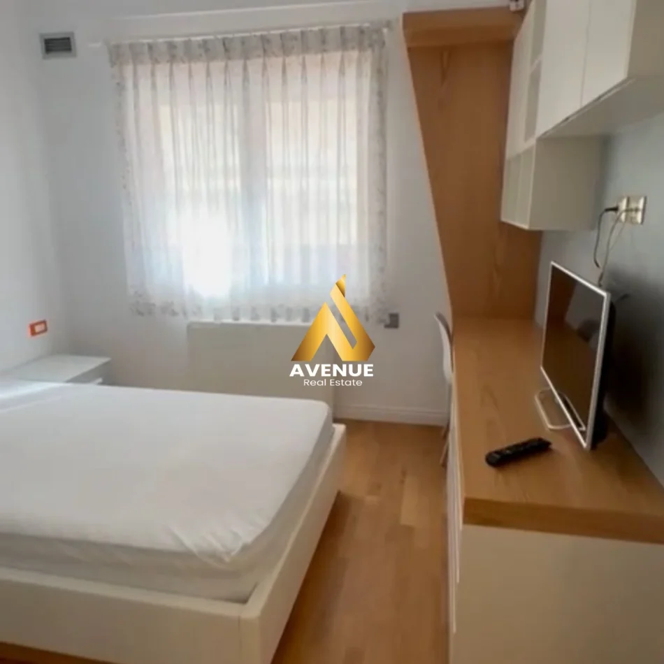 Tirane, jepet me qera apartament 3+1 Kati 6, 155 m² 1.500 € (Prokop Mima)