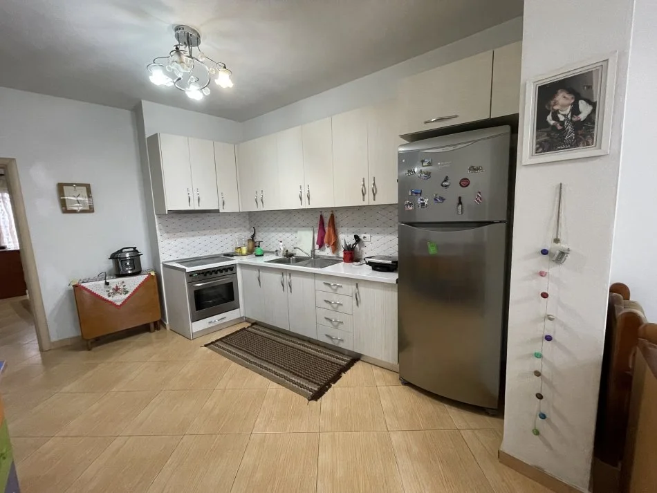 Tirane, shes apartament 2+1+Aneks+Ballkon Kati 4, 115 m² 130.000 € (Yzberisht , “Cabej”)