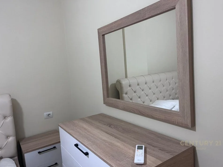 Tirane, jepet me qera apartament 1+1+Aneks+Ballkon Kati 7, 87 m² 700 € 