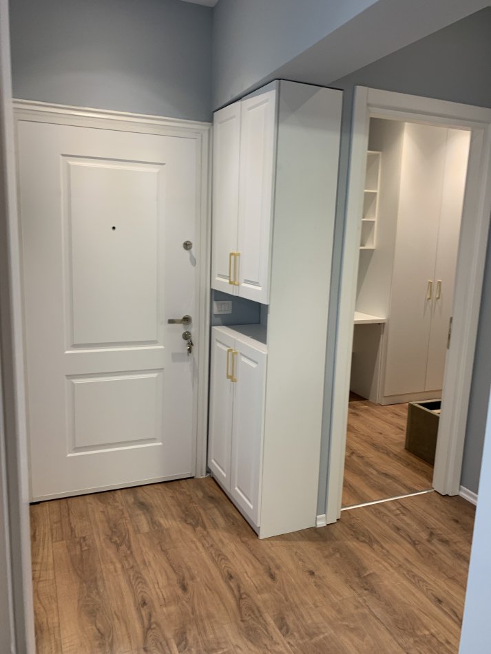 Tirane, jepet me qera apartament 2+1+Ballkon Kati 3, vetem per familjare 70 m² 700 € (Prane Viva Market)