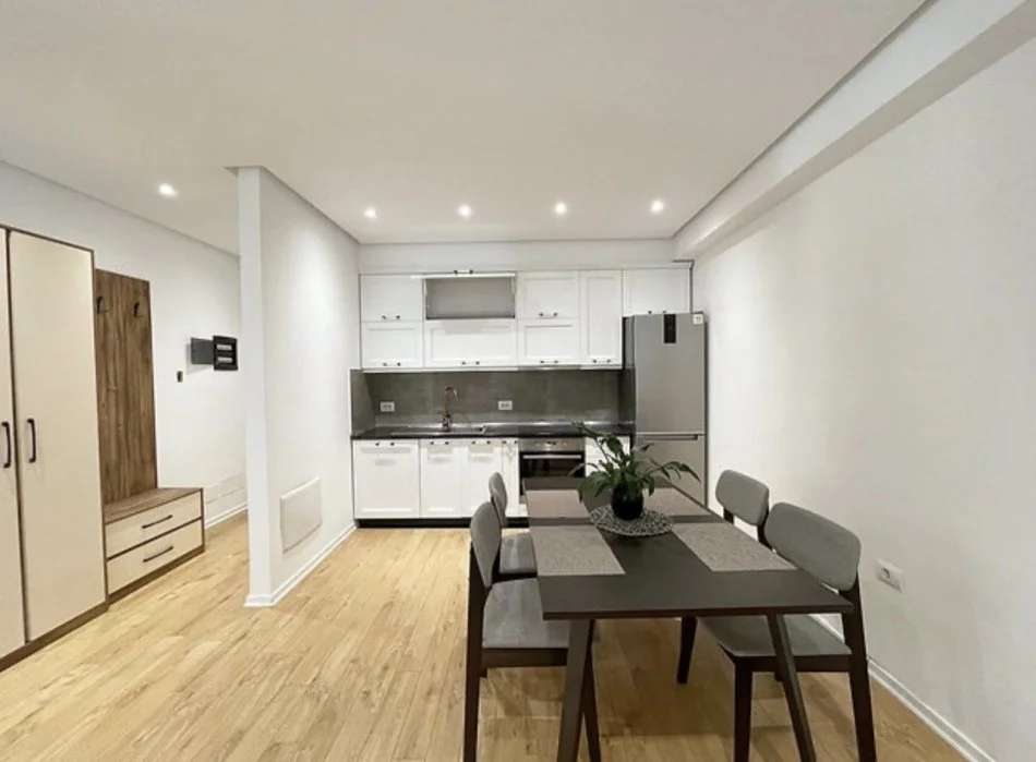 Tirane, jepet me qera apartament 2+1 Kati 4, 110 m² 1.200 € (Tek Rruga e Dibres)