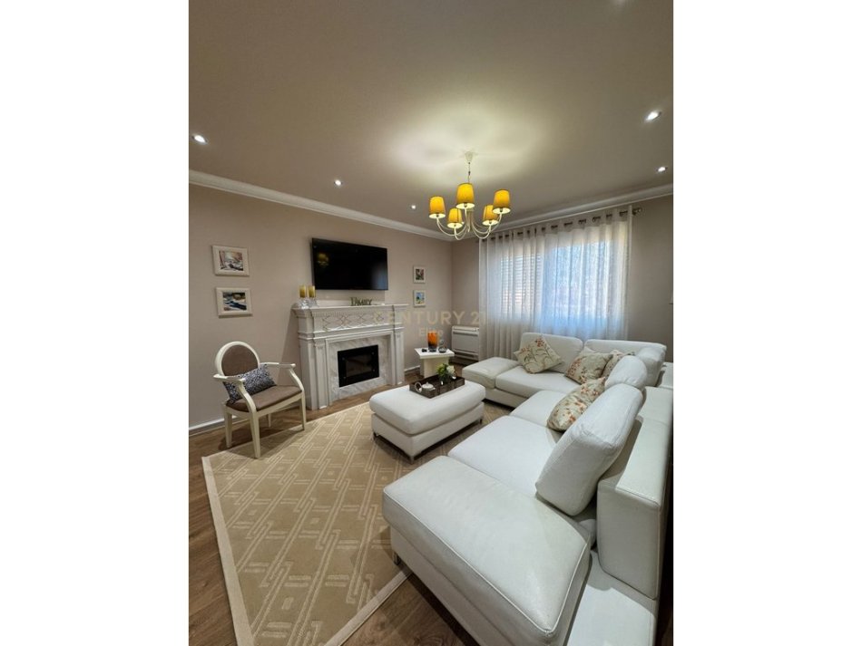 Tirane, jepet me qera apartament 2+1+Aneks+Ballkon Kati 6, 109 m² 1.400 € 