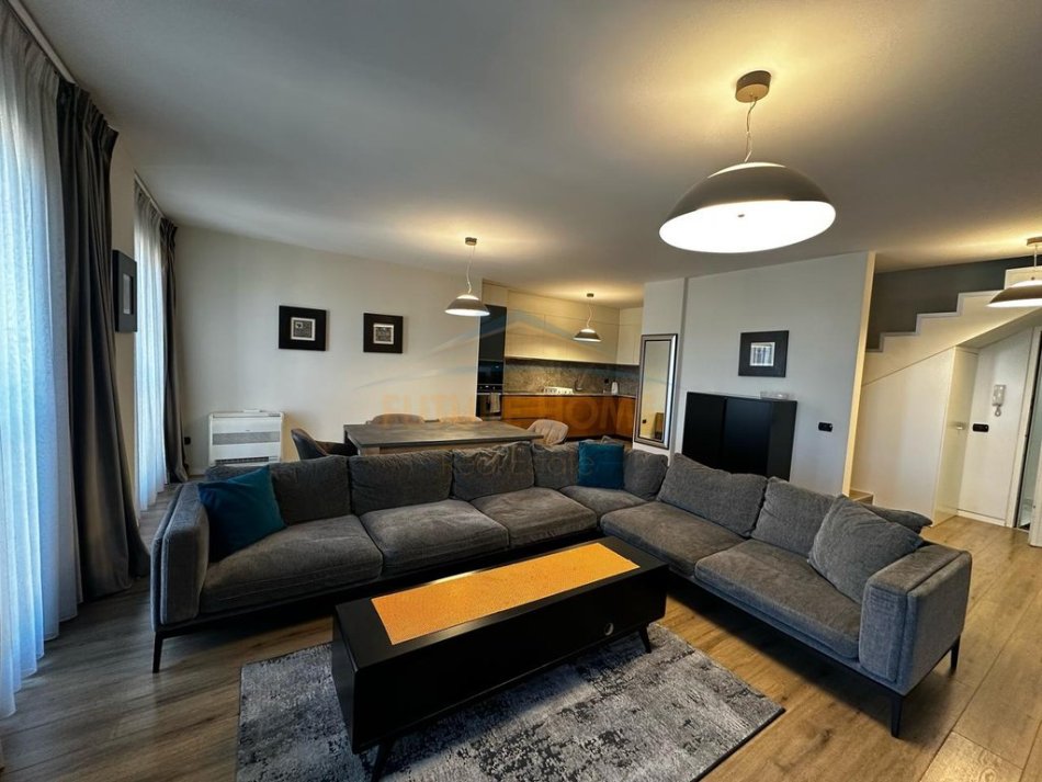 Tirane, jepet me qera apartament duplex 1+1 , 160 m² (21 dhjetori)