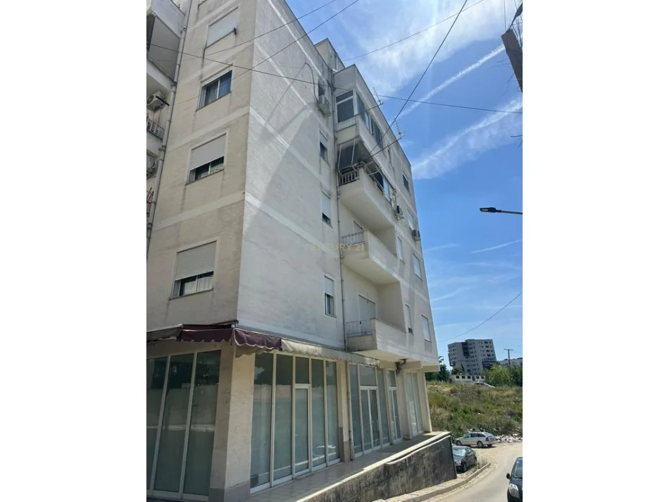 Tirane, shes ambjent biznesi Kati 1, 90 m² 136.500 € (rruga Abaz Bojaka)