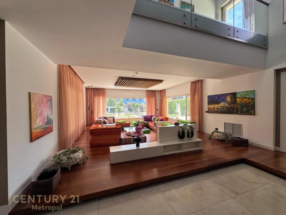 Tirane, jepet me qera Vile 3 Katshe Kati 4, 1.210 m² 15.000 € 