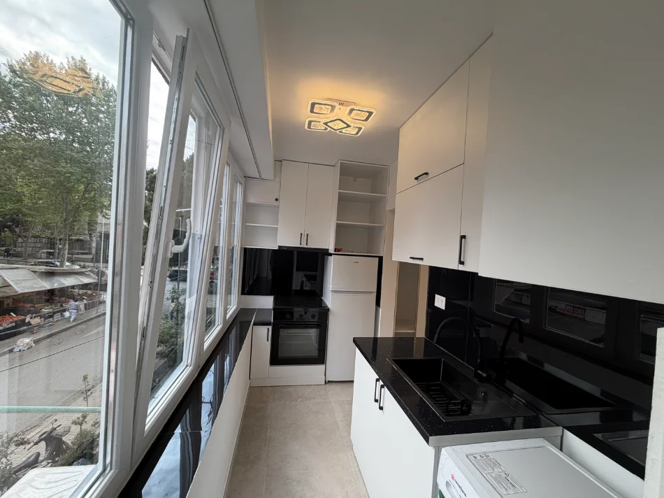 Tirane, shitet 1+1 Kati 2, (RRUGA FERIT XHAJKO)