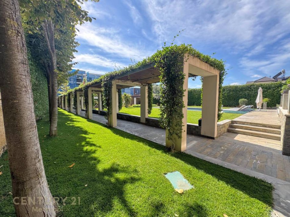 Tirane, jepet me qera Vile 3 Katshe Kati 4, 1.210 m² 15.000 € 