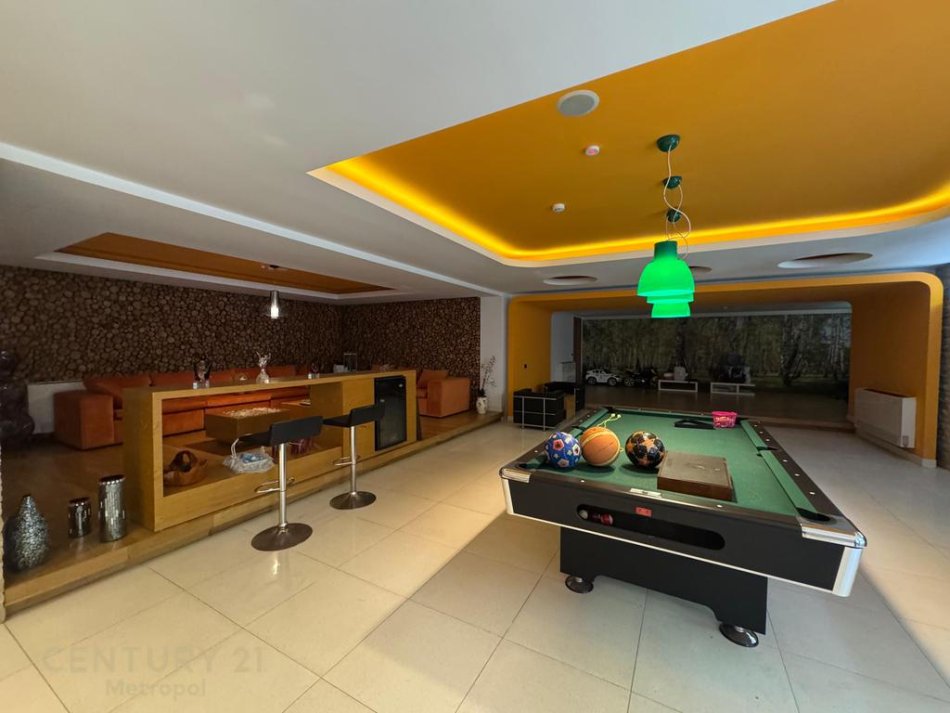 Tirane, jepet me qera Vile 3 Katshe Kati 4, 1.210 m² 15.000 € 