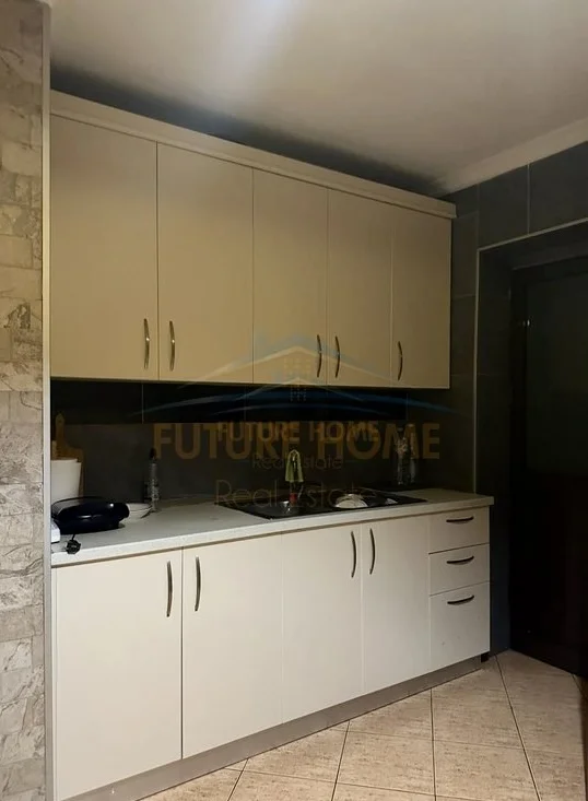 Tirane, jepet me qera apartament 1+1 Kati 2, 54 m² 380 € 