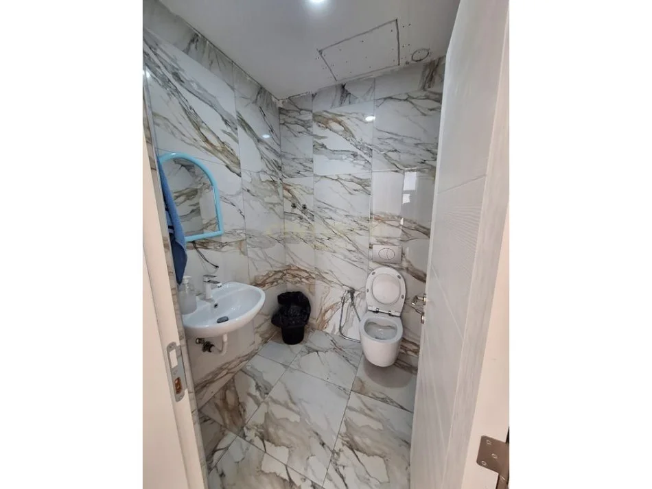 Tirane, shes ambjent biznesi Kati 1, 217 m² 450.000 € 