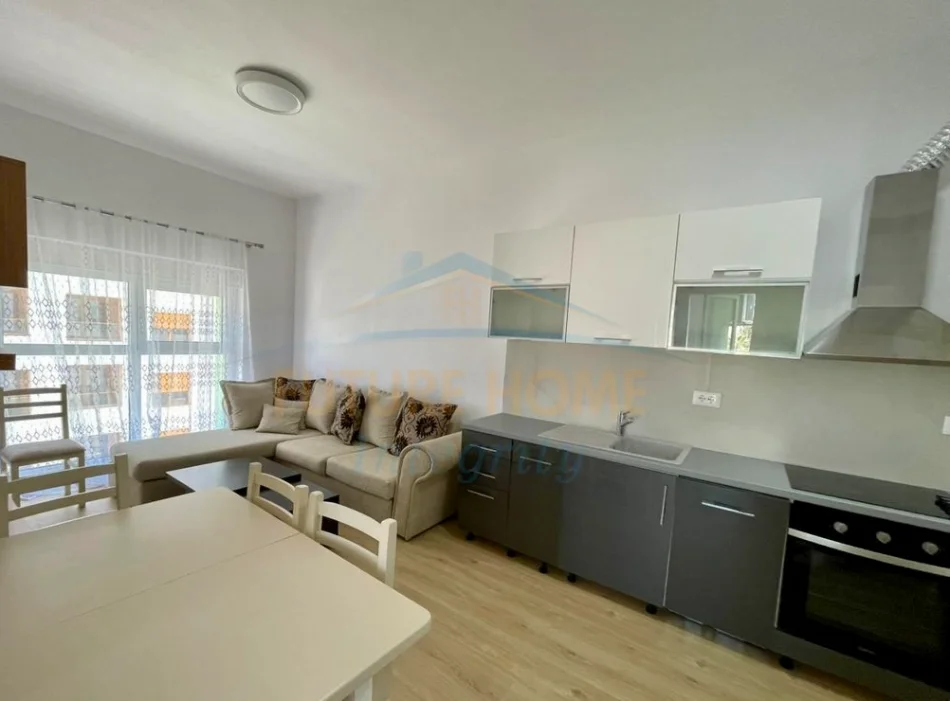 Tirane, jepet me qera apartament 2+1 , 69 m² 500 € 