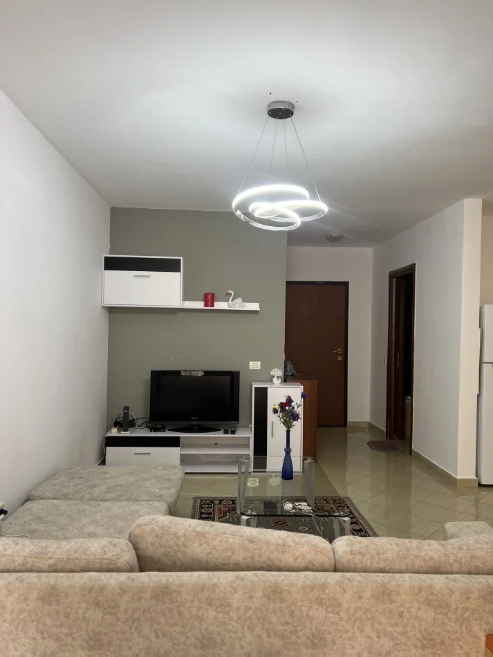 Durres, jepet me qera apartament 1+1+Ballkon Kati 4, 75 m² 450 €