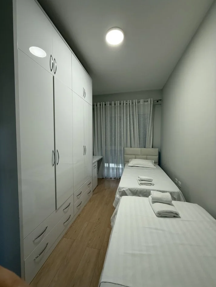 Tirane, shitet apartament 2+1+Ballkon Kati 3, 94 m² 235.000 € (Frosina Plaku)