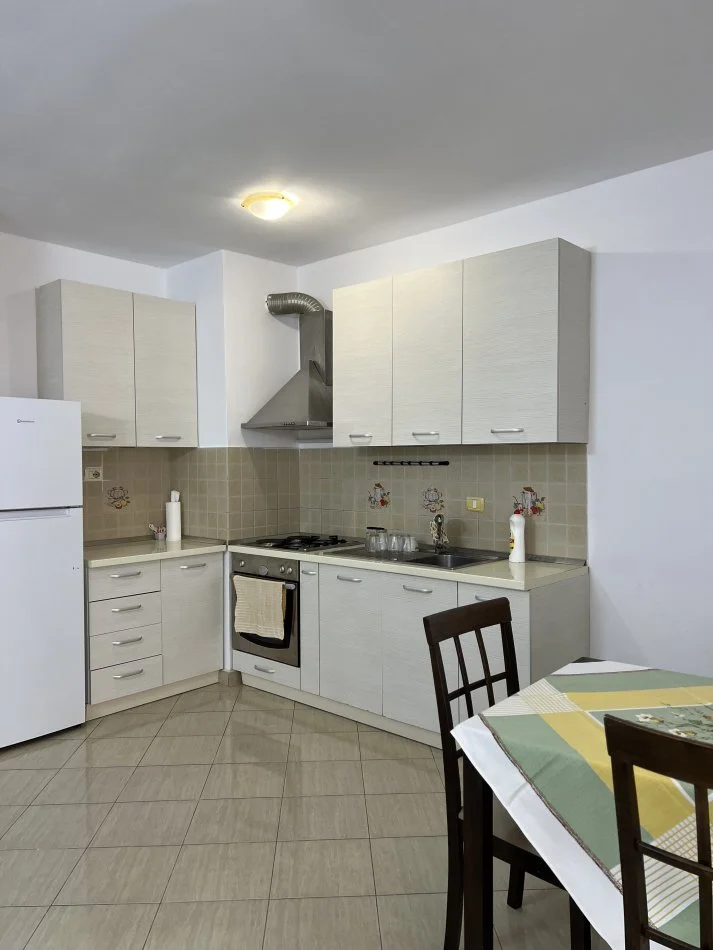 Durres, jepet me qera apartament 1+1+Ballkon Kati 4, 75 m² 450 €