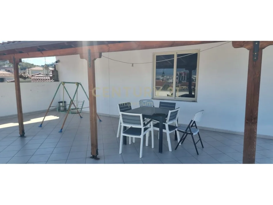 Tirane, shitet Vile 2 Katshe Kati 2, 374 m² 290.000 € (Yrshek)