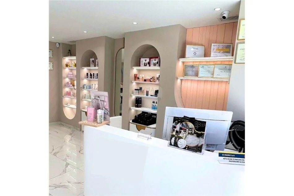 Tirane, shitet ambjent biznesi Kati 0, 60 m² 35.000 € 