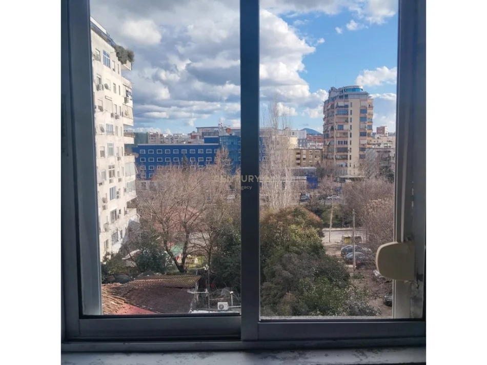 Tirane, shes apartament 1+1 Kati 5, 67 m² 163.000 € (Pazari Ri)