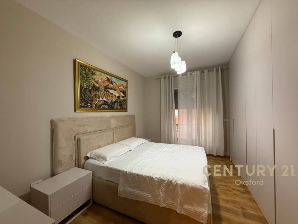 Tirane, jepet me qera apartament 2+1+Aneks+Ballkon Kati 2, 116 m² 1.200 € 