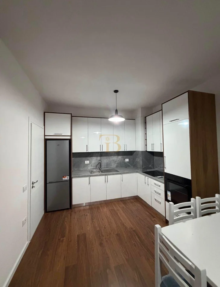 Tirane, jepet me qera apartament 1+1 Kati 3, 75 m² 45.000 € 
